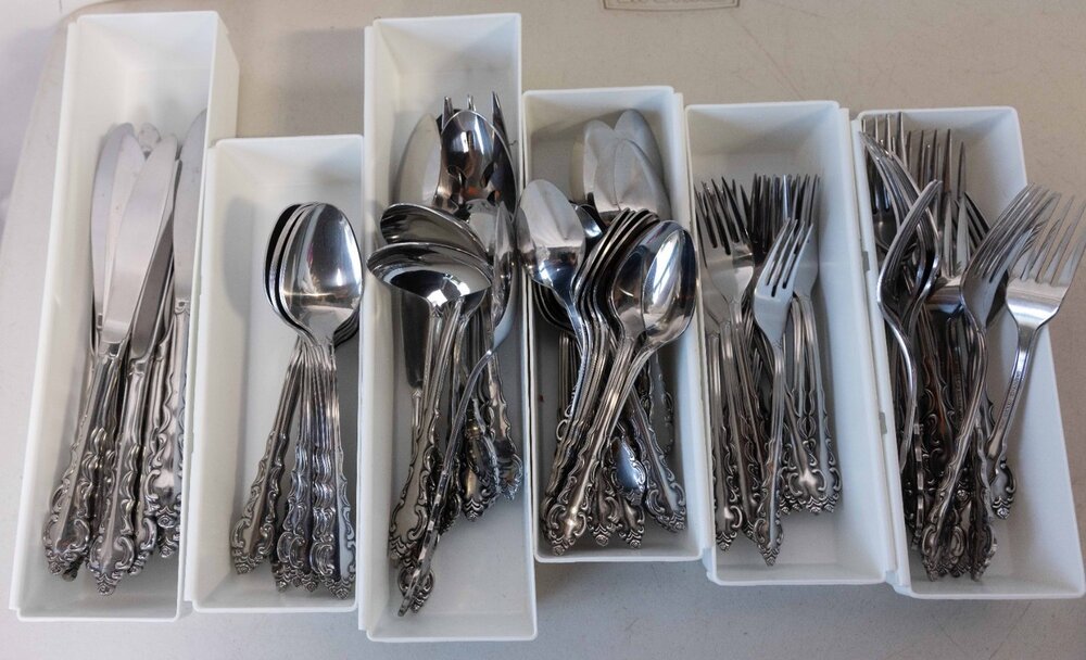 Rogers Co. Melody Flatware Set Glossy Polished Finish Traditional Silver